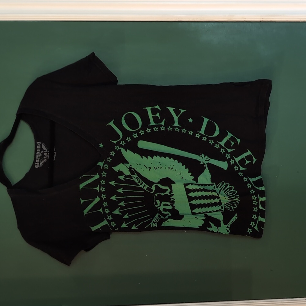 Black short sleeve Ramones t-shirt size lx